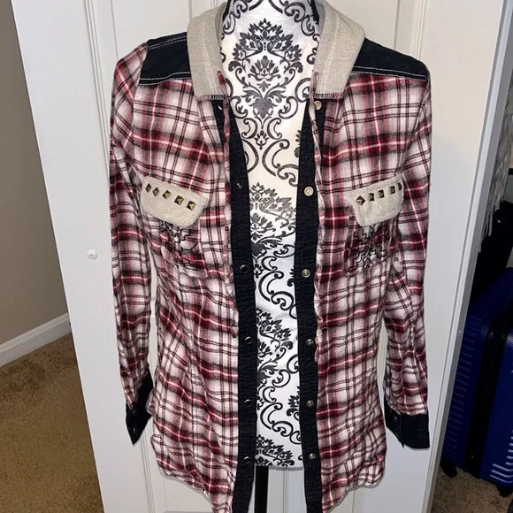 Buckle BKE Eased Hooded Button Down - Picture 3 of 12